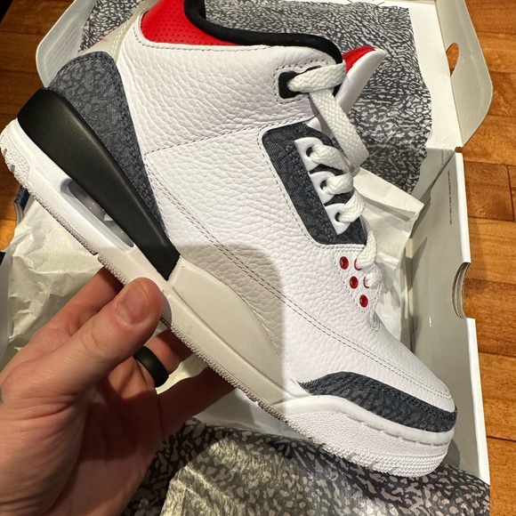 Jordan 3 Denim - Picture 3 of 6